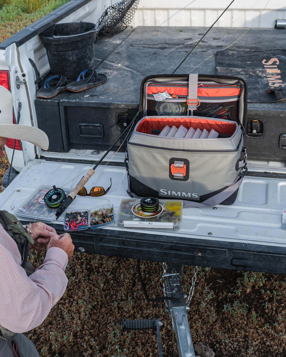 SIMMS DRY CREEK BOAT BAG SMALL STEEL