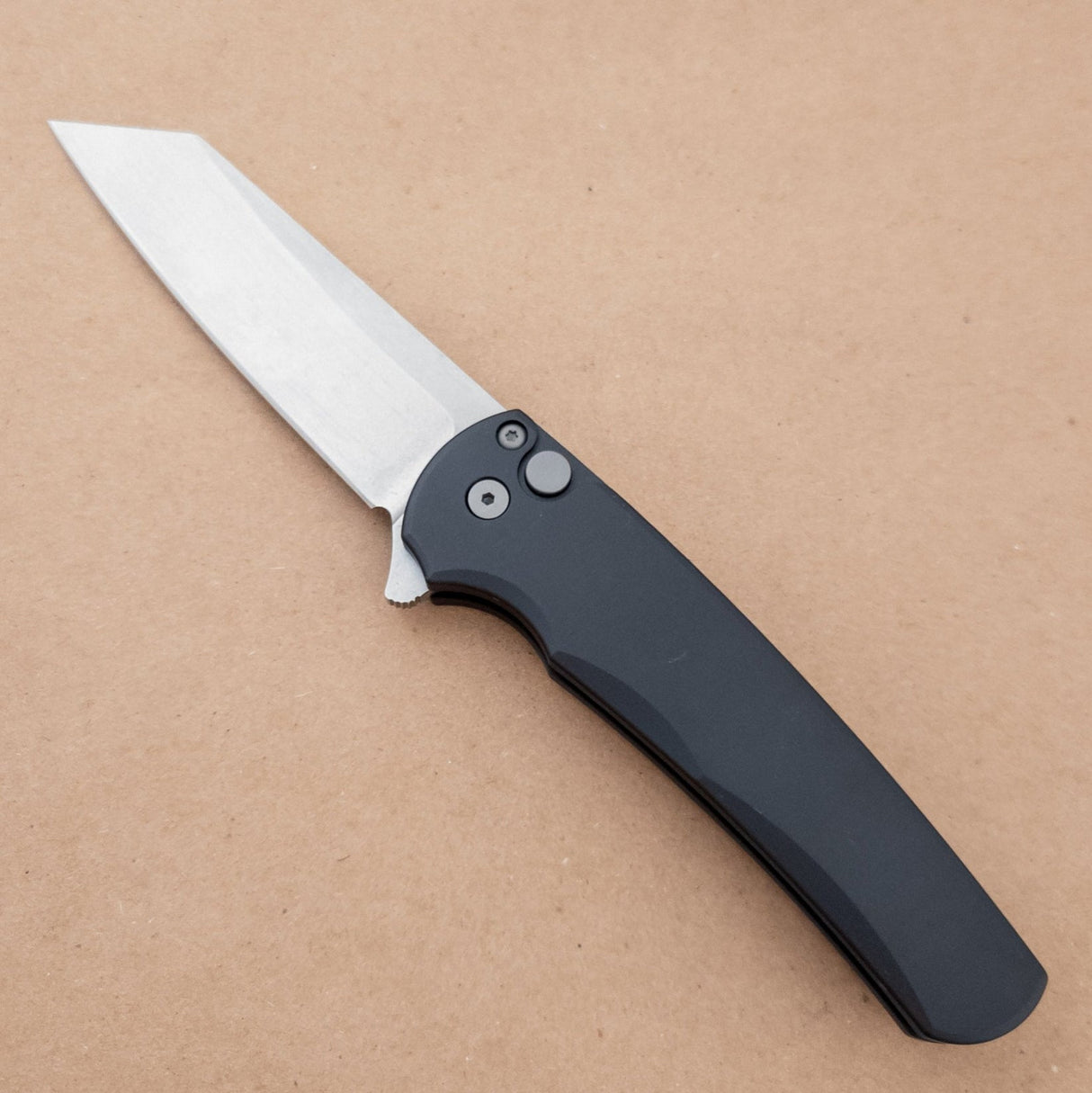 PRO-TECH MALIBU, BL FLIPPER Black Handle w/Magnacut Reverse Tanto Blade