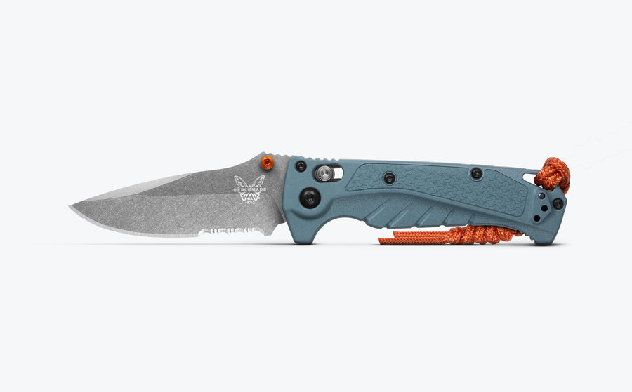 BENCHMADE MINI ADIRA SERRATED, AXIS, DROP POINT 18065SBT-01