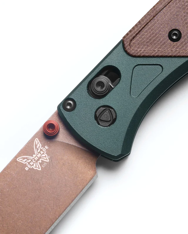 BENCHMADE BUGOUT, AXIS