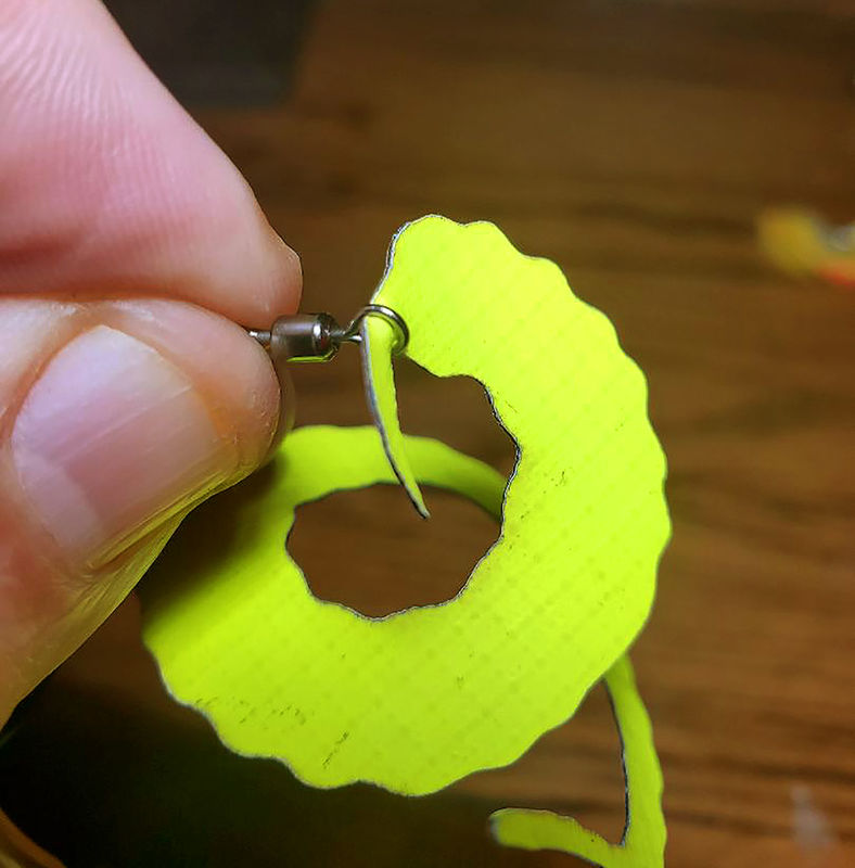 HARELINE MEDIUM GAME FORKED BLING TAILS