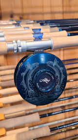 ABEL SDS 9/10 SOLID DEEP BLUE, SUNRISE BLITZ FLY REEL