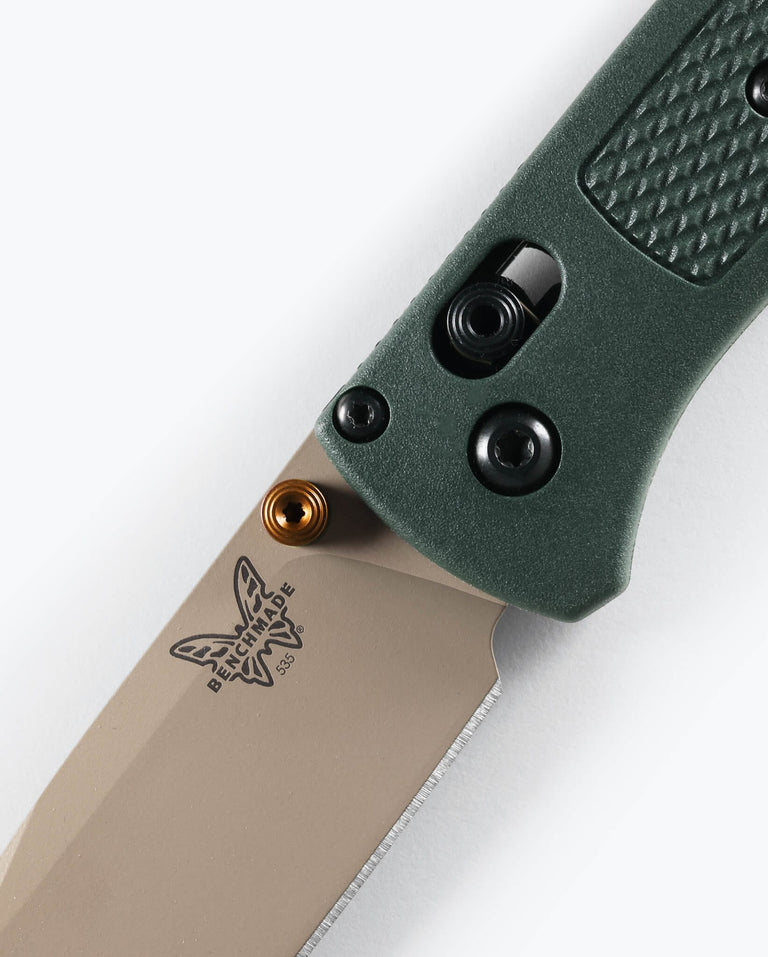 BENCHMADE BUGOUT, AXIS